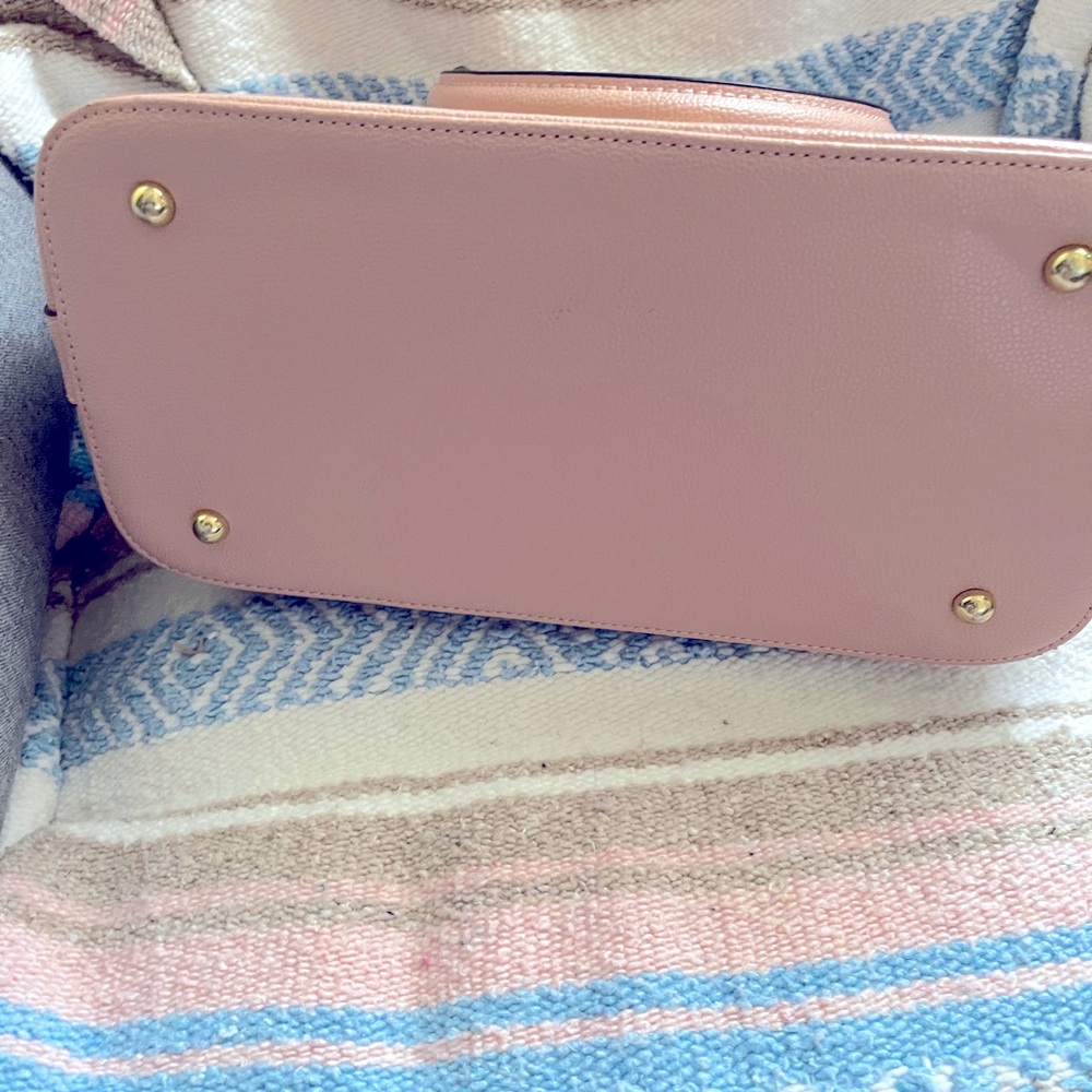 Beautiful soft pink Anne Klein bag. Used once . Also has shoulder strap